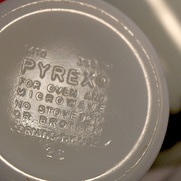 Set of 6 Pyrex milk glass mugs - Picture 5 of 5